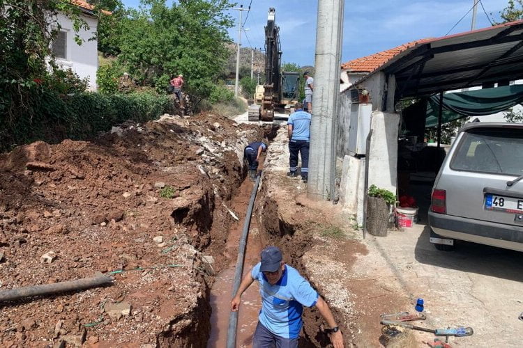 Muğla Marmaris’te kırsal mahallelerinin içme suyu hatları yenileniyor