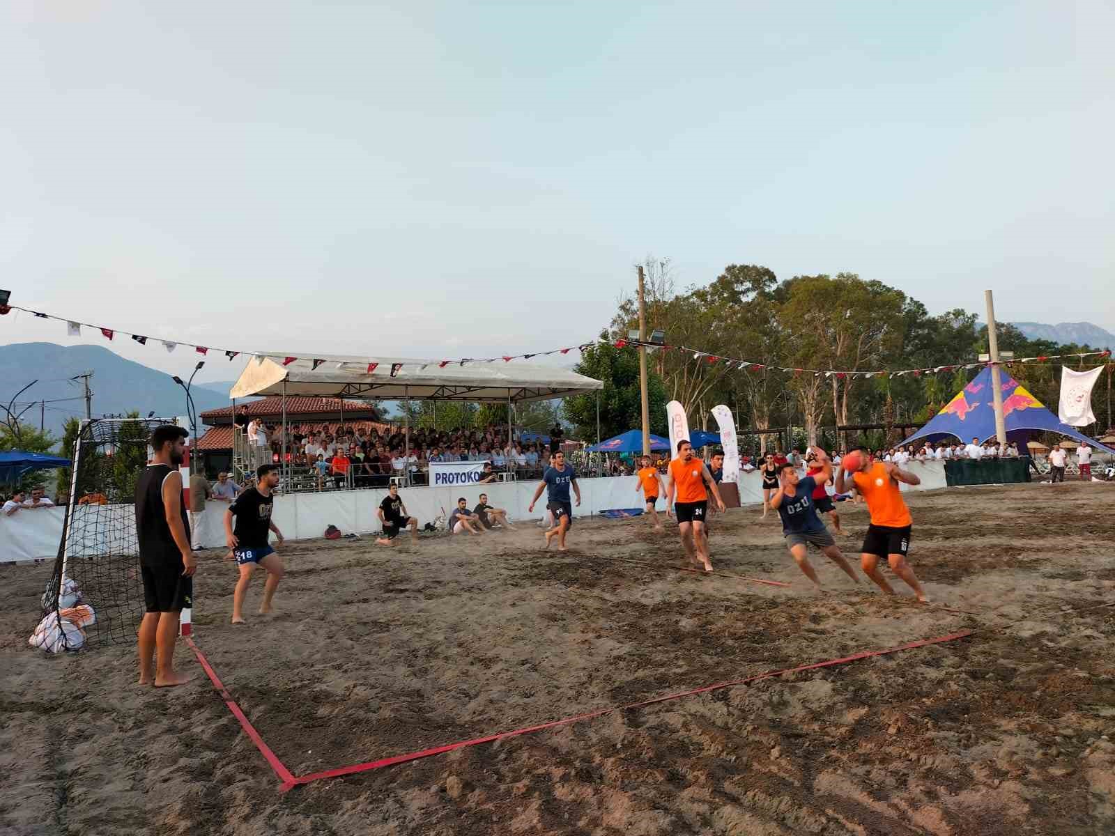Köyceğiz’de Yaşar Sevim Plaj Hentbol Şampiyonası başladı