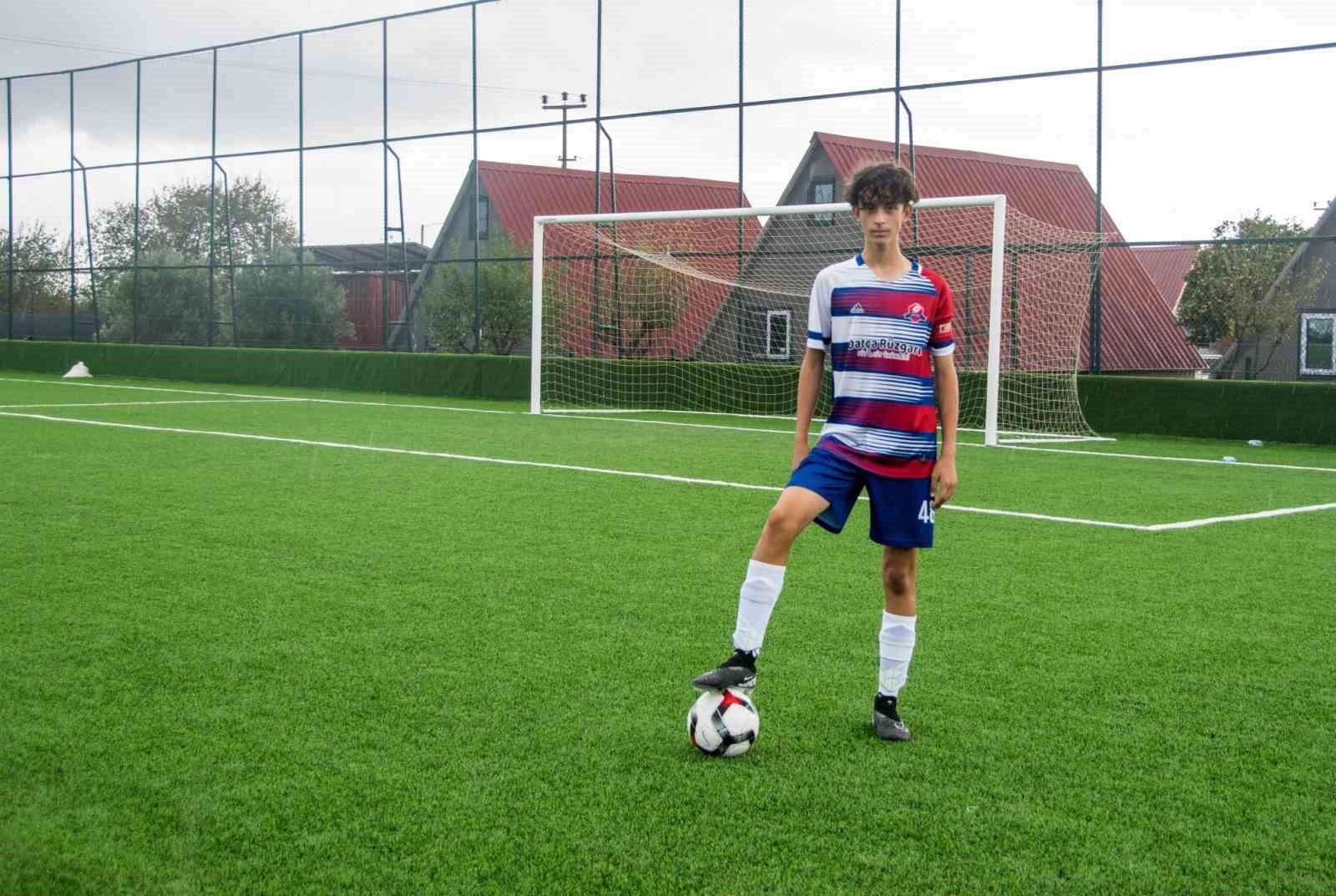 Datçalı genç Manisa Futbol Kulübü’nün alt yapısına transfer oldu
