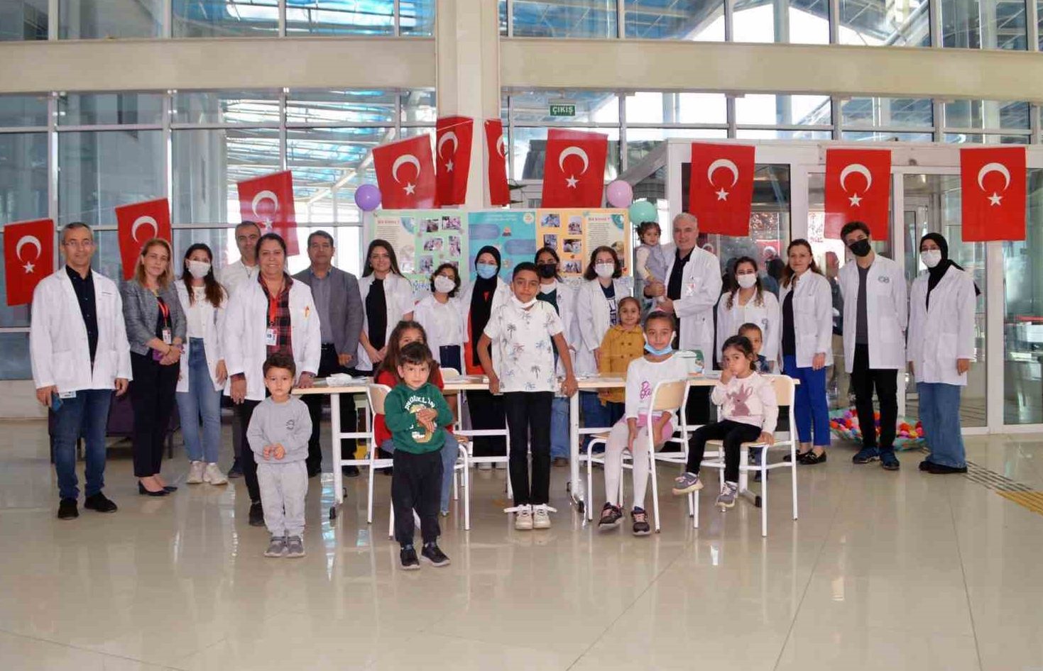 MSKÜ Tıp Fakültesi öğrencilerinden Lösemili çocuklarla etkinlik