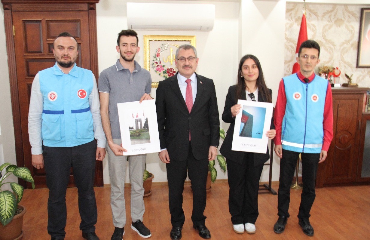Muğla’da ‘Çanakkale Ruhu’ Fotoğraf yarışmasında dereceye giren öğrencilere ödülleri verildi