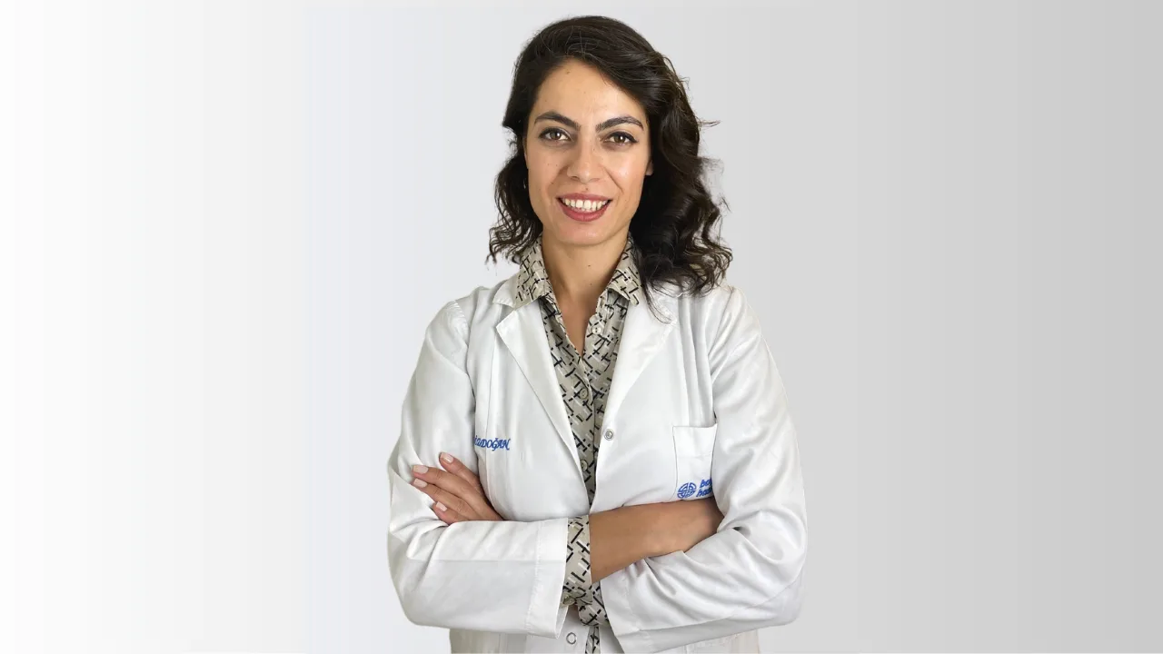 Maymun Çiçeği Hastalığı (Monkeypox), çiçek hastalığına benzer semptomlarla ortaya çıkan,