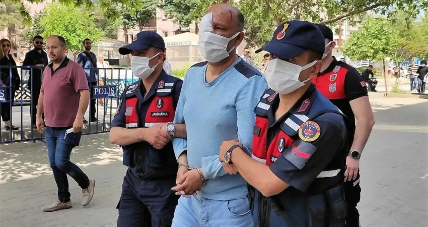 19 yıl talep edilen asitli saldırıya ağırlaştırılmış müebbet hapis cezası Denizli’de otel odasında tartıştığı sevgilisinin üzerine asit dökerek ölümüne, yanındaki