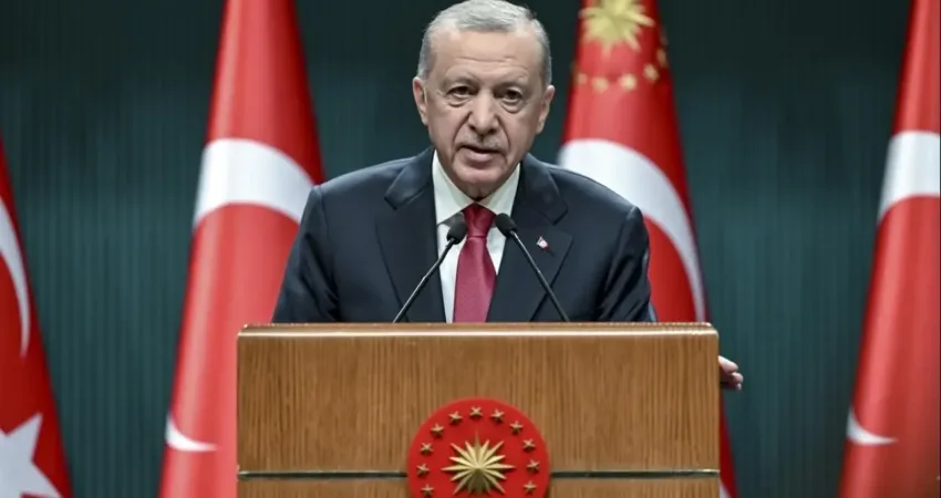 Cumhurbaşkanı Erdoğan’dan ‘erken seçim’ açıklaması Erdoğan “Muhalefetin kendi iç çekişmelerini gölgelemek amacıyla gündeme getirdiği erken