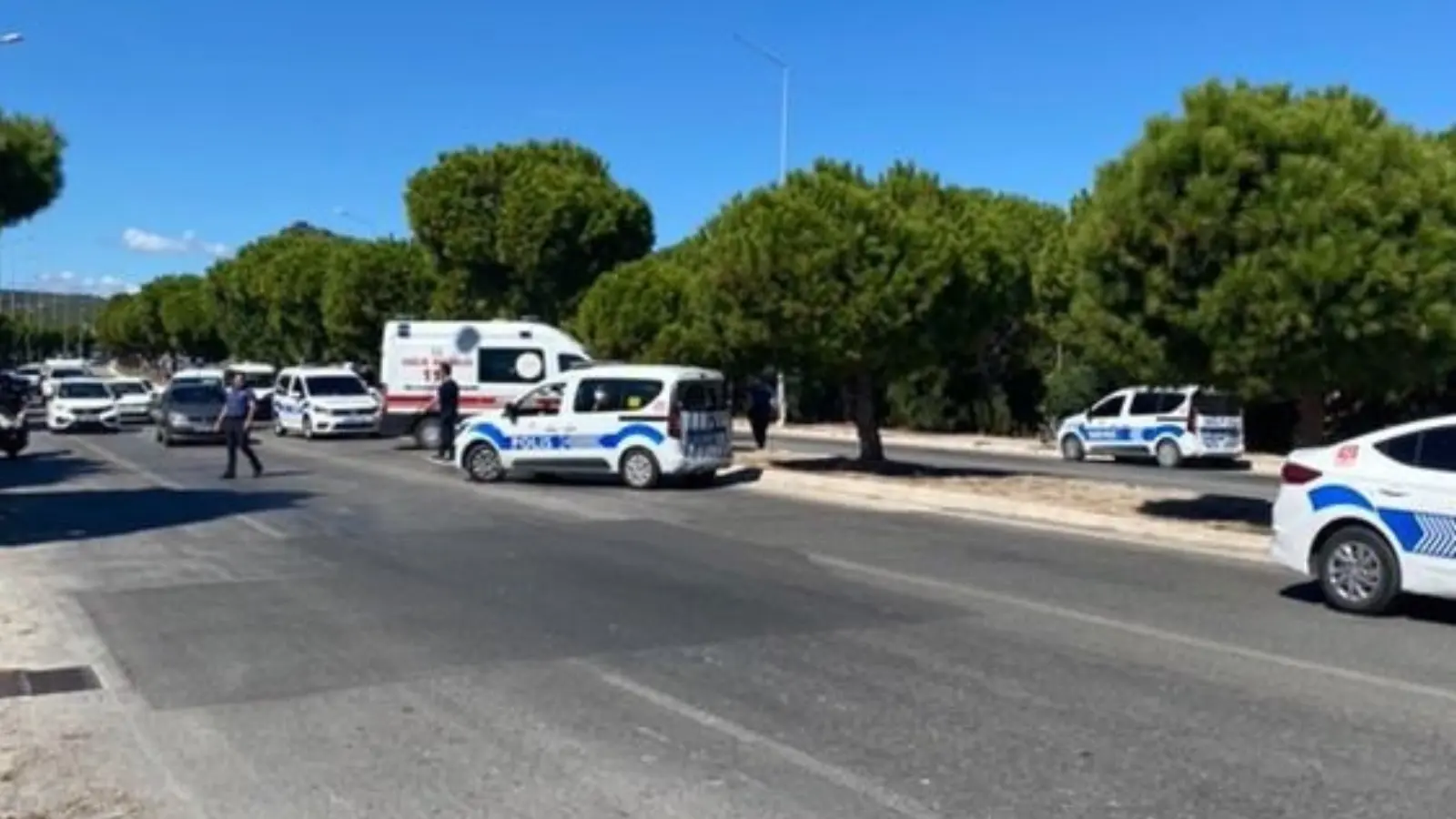 İzmir’de, tedavi olmak için Çeşme Devlet Hastanesine gelen bir kişi,