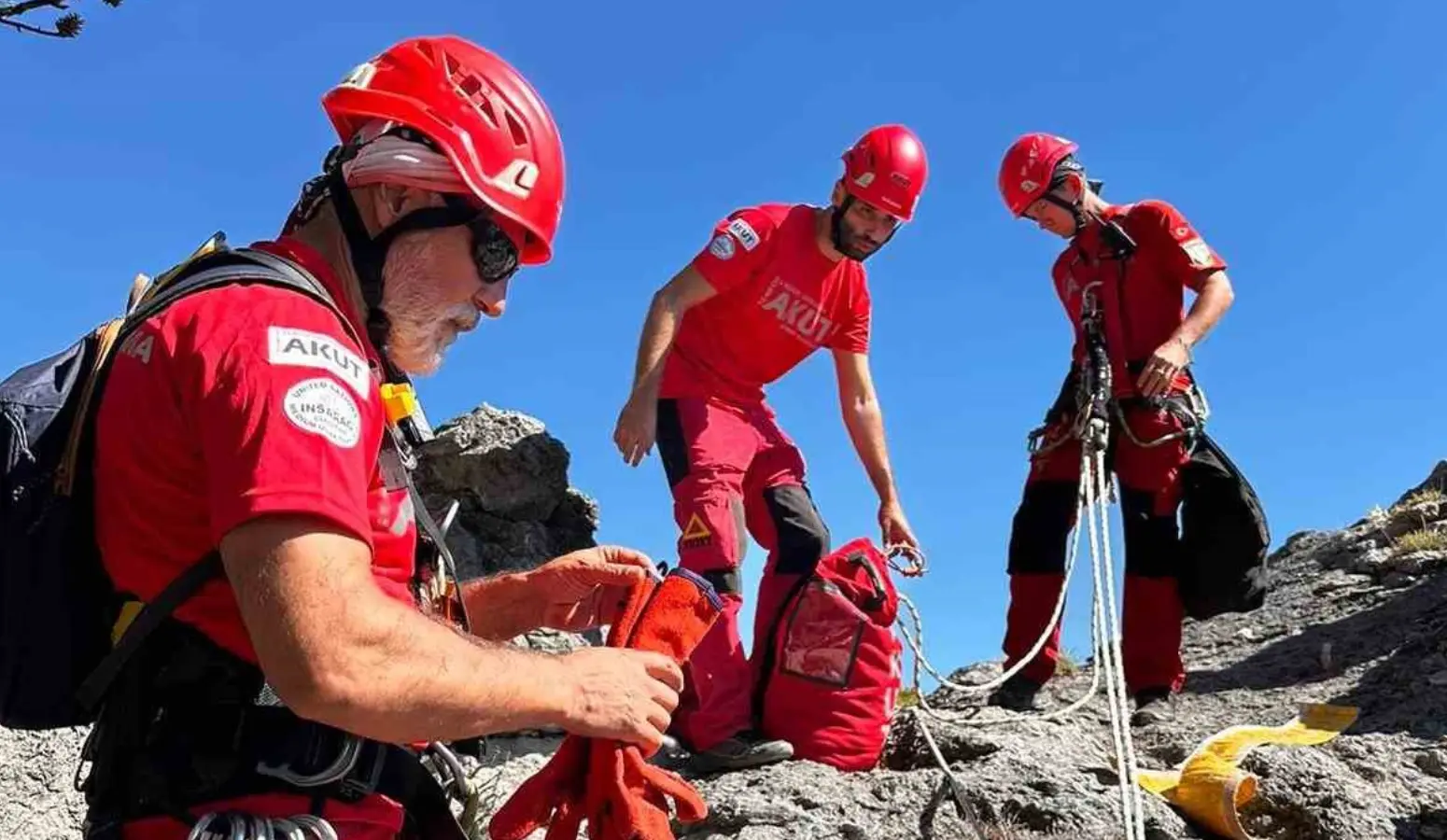 Fethiye’nin Ölüdeniz Mahallesi’nde bulunan Babadağ’daki kamp alanı yakınındaki bir uçurumda