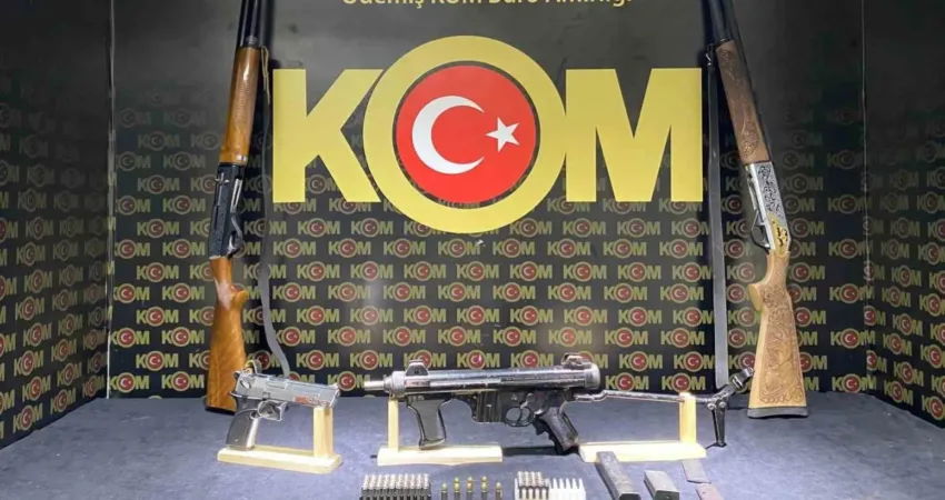 İzmir’in Ödemiş ilçesinde, yasa dışı silah ticareti yapan şüphelilere yönelik
