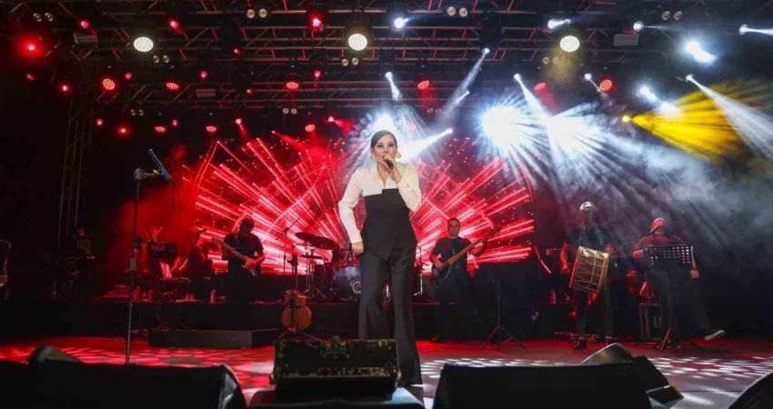 Aydın, kurtuluşunu Funda Arar’la kutlayacak Aydın, düşman işgalinden kurtuluşunun yıldönümünü Funda Arar konseriyle kutlayacak. Aydın