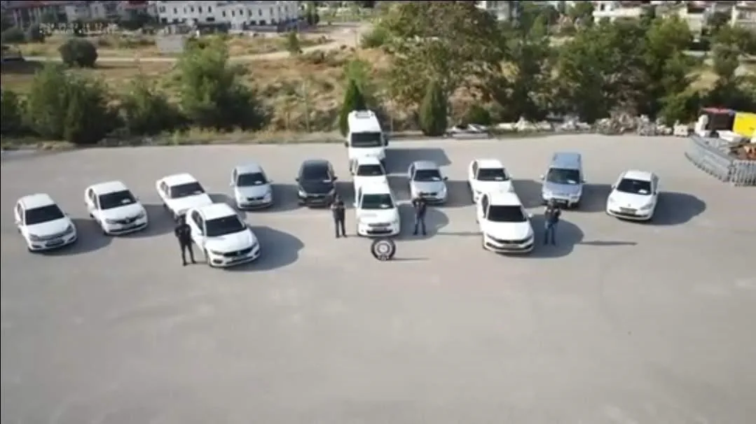 Denizli’de polisin yaptığı operasyonda, çoğunluğu depremde hasar görmüş olmak üzere