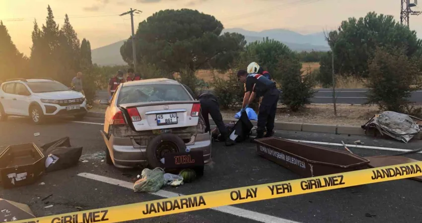 İzmir’in Kemalpaşa ilçesinde sürücüsünün direksiyon hakimiyetini yitirdiği araç, refüjü aşıp