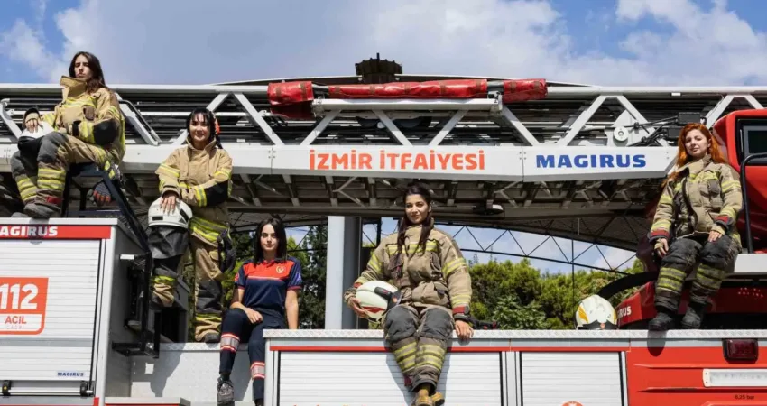 İzmir itfaiyesinde çalışan ve görevden göreve koşan ateş savaşçısı kadınlar,
