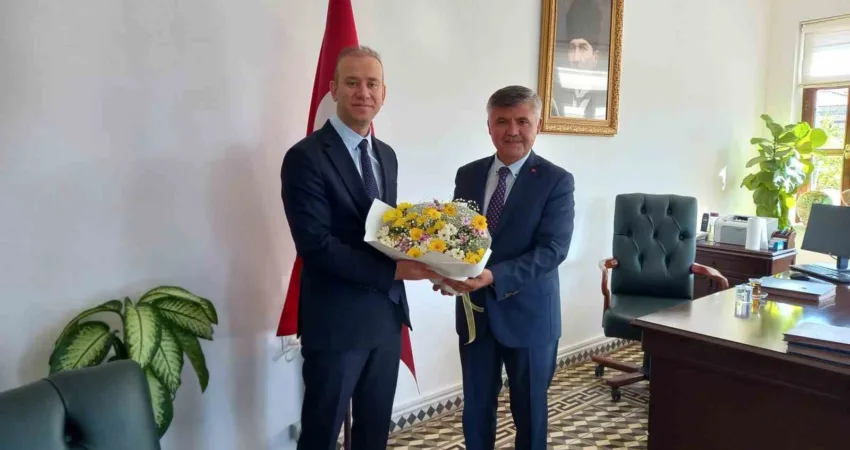 Köyceğiz Kaymakamı Maslak, Mevlid-i Nebi Haftasını kutladı Muğla’nın Köyceğiz ilçesinde Mevlid-i Nebi Haftası ziyaretleri kapsamında Köyceğiz Kaymakamı