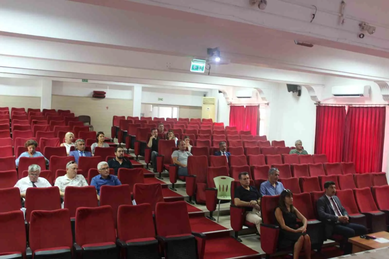 Muğla’nın Köyceğiz ilçesinde Kızılay bilgilendirme toplantısı yapıldı. İlkokul ve ortaokul