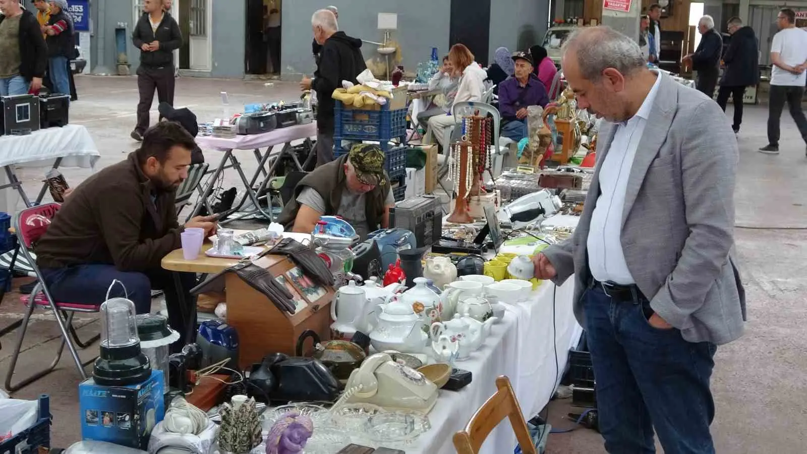 Kütahya’da 20’nci defa açılan Antika Pazarı’nı yaklaşık 250 bin kişinin