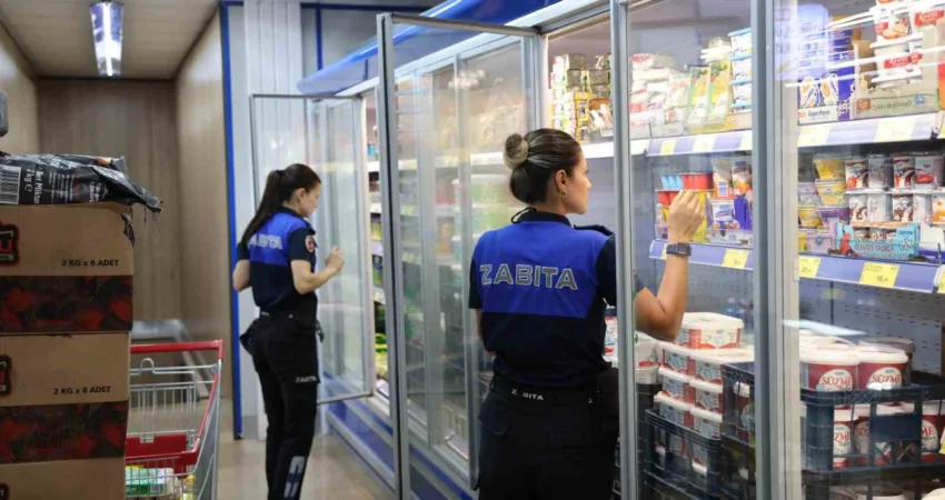 Marmaris Belediyesi zabıta ekipleri zincir marketlerde denetimlere devam ediyor. Rutin