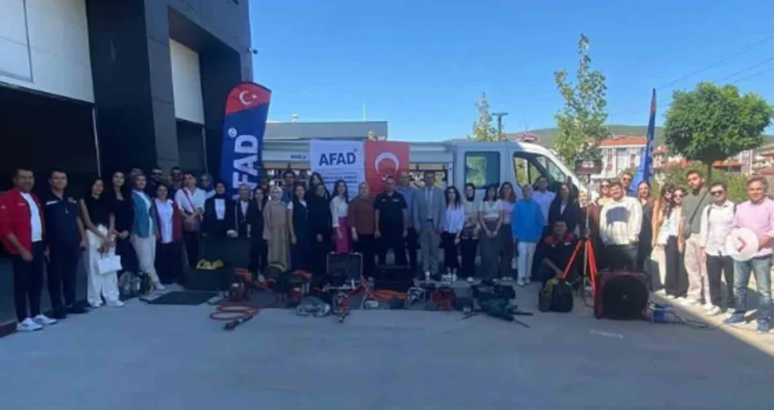 Muğla Afet ve Acil Durum (AFAD) İl Müdürlüğü’nde, gençlerin afet