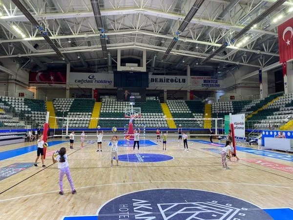 Muğla’da Gençlik ve Spor Bakanlığı (GSB) tarafından düzenlenen ücretsiz spor