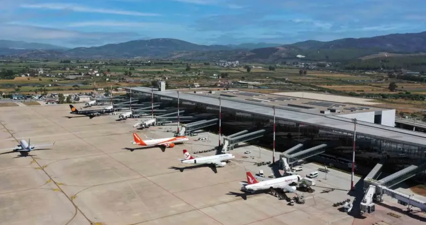 Muğla’nın 2 havalimanında 8 ayda 7 milyon yolcuya hizmet verildi Muğla’nın Dalaman ve Milas-Bodrum Havalimanlarında Ağustos ayında 1 milyon 725