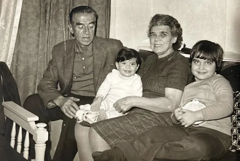 İzmir’in tanınmış ailelerinden Selvili ailesine yeni mirasçı çıktı. Selvili ailesiyle