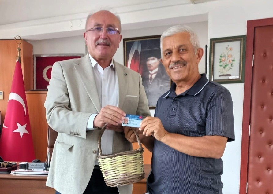 Denizli’nin Çal İlçesine bağlı Akkent Mahallesi’nde babasından öğrendiği tekniklerle yıllardır