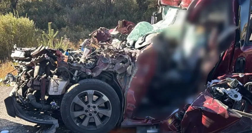 Üniversite kaydı için yola çıkan araç, arıza yapan tıra çarptı: 3 ölü, 2 ağır yaralı Uşak’tan kızlarının üniversiteye yerleşme işlemleri için yola çıkan aileyi taşıyan