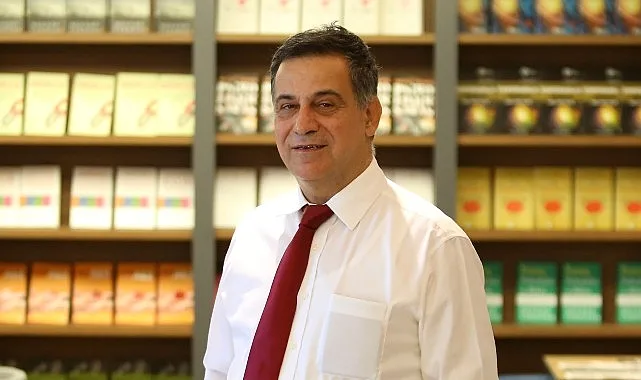 Öncelikle, 70-100 gramlık küçük bir paket lavabo açıcı maddenin dikkatlice