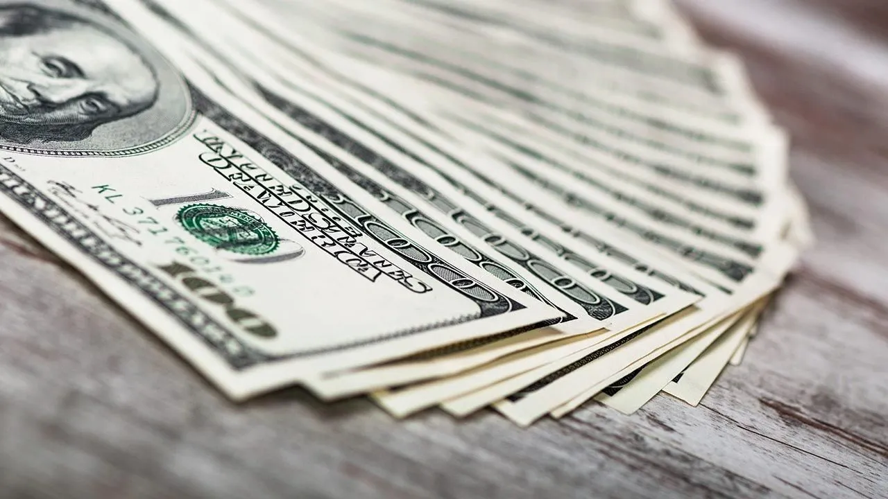 İstanbul serbest piyasada dolar 34,2480 liradan, avro 37,0390 liradan güne