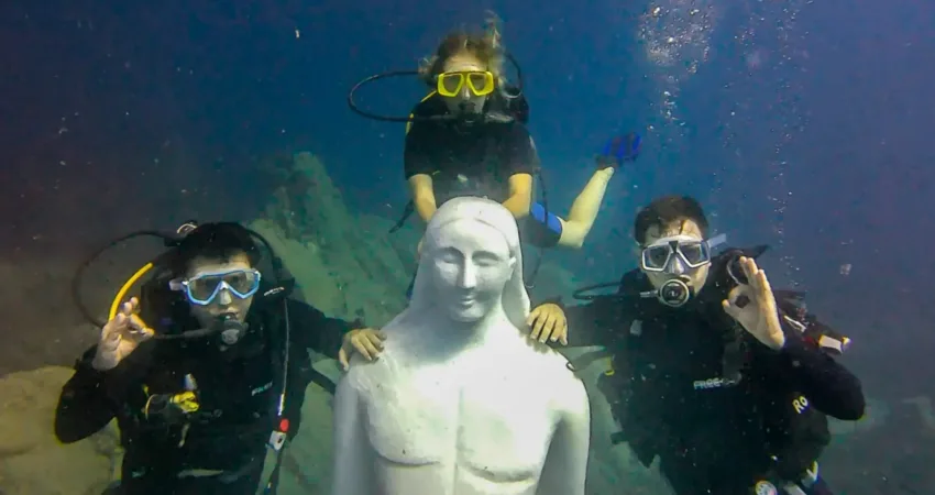 Muğla’nın Bodrum ilçesinde, deniz kültürünü sanata taşıyan ’Tirhandiller ve Batıklar’