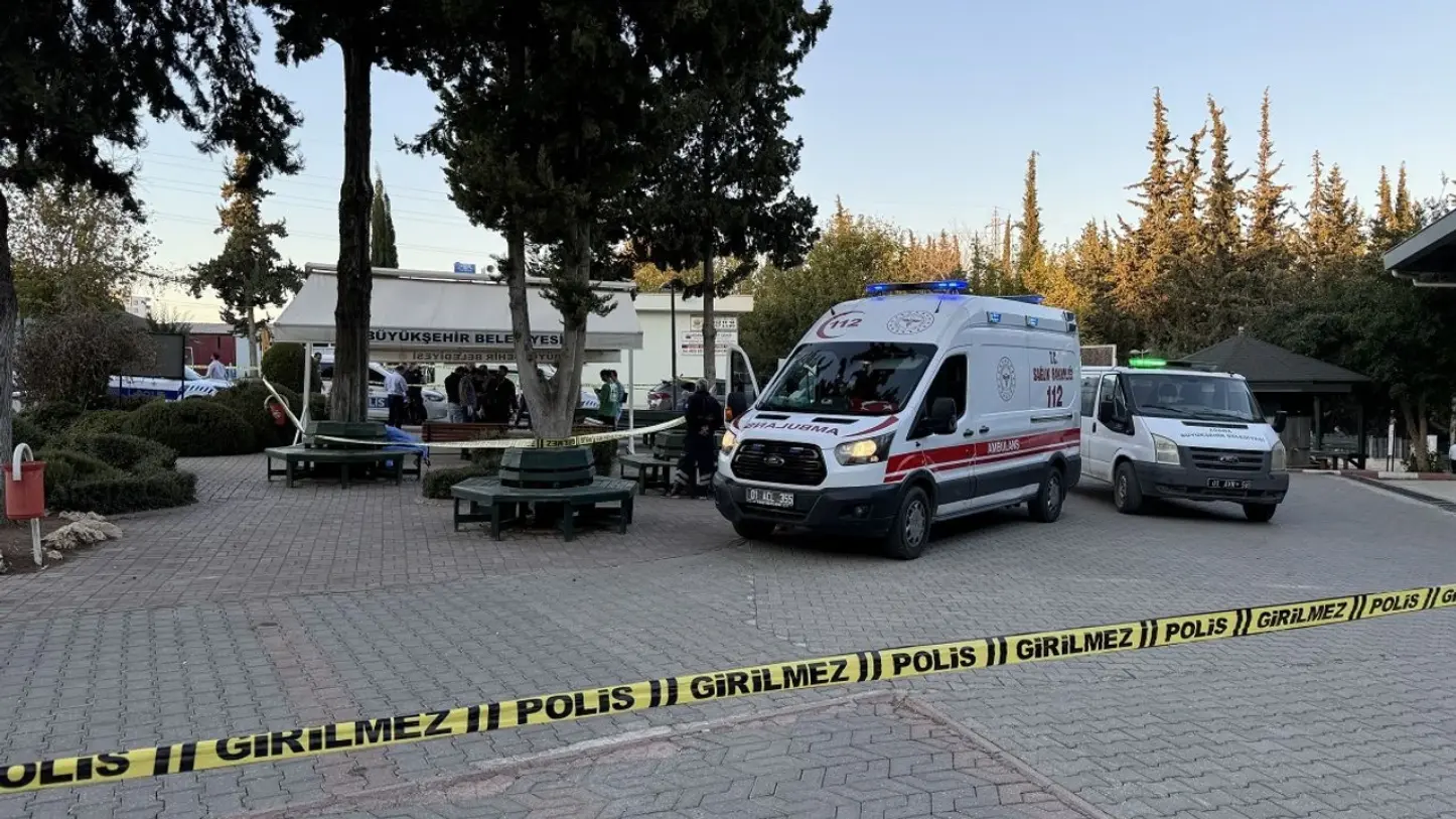 Adana’da Buruk Mezarlığına ziyarete giden 3 kadın öldürüldü. Polis ekipleri,
