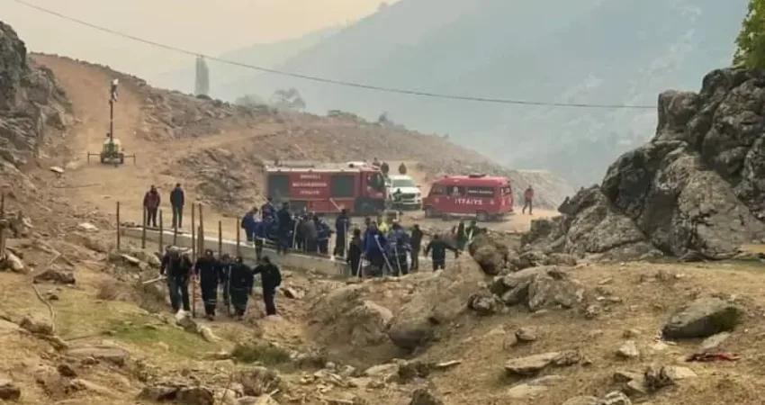 Denizli’nin Merkezefendi ilçesindeki Karcı Dağında 6 gün önce başlayan orman