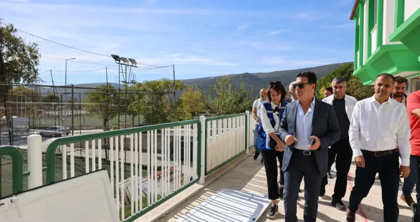 Muğla Büyükşehir Belediyesi’den Muğlaspor’a destek Muğla Büyükşehir Belediyesi, Muğla’nın değerlerinden biri olan Muğlaspor’a sahip çıkıyor.