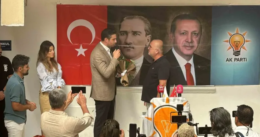 Ak Parti Marmaris ilçe başkanlığında görev değişim töreni yapıldı. Ceyhun
