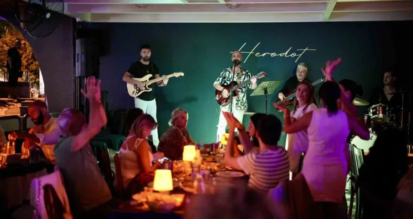 Muğla’nın Bodrum ilçesinde yaz sezonu sona ermesine rağmen deniz ve