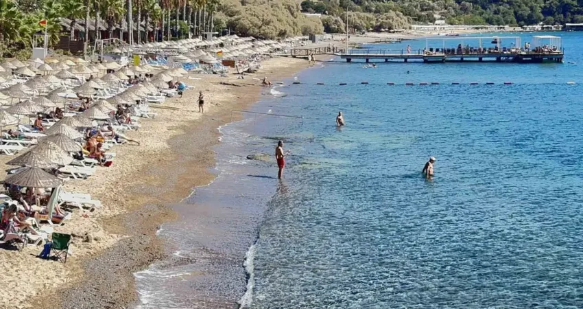 Bodrum’da yazdan kalma günler yaşanıyor Türkiye’nin bazı illerinde yüksek kesimlere kar yağarken, Muğla’nın Bodrum ilçesinde