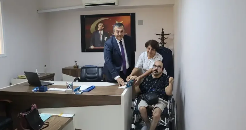 Fiziksel engelli M. Emre Öncel hayatında yaşadıkları tüm zorluklara rağmen