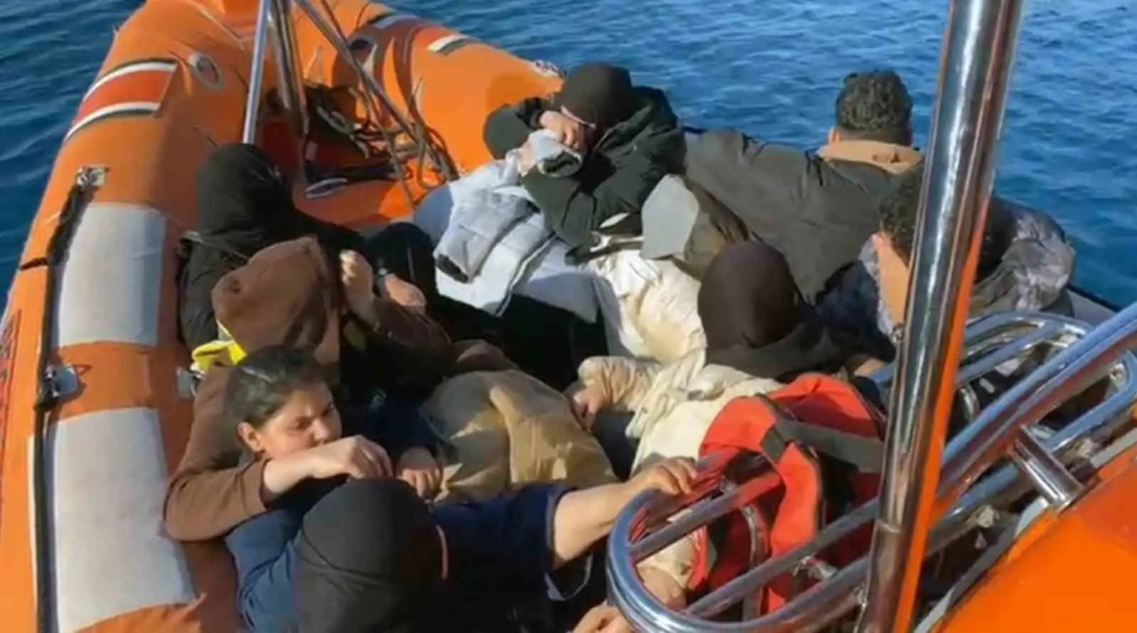 Muğla’nın Fethiye ilçesi Issız koyda karadan ulaşımın bulunmadığı bölgede Sahil