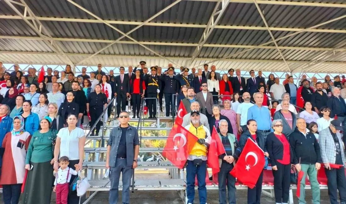 Muğla’nın Köyceğiz ilçesinde cumhuriyetin 101. yılı coşkuyla kutlandı. Cumhuriyet Bayramı