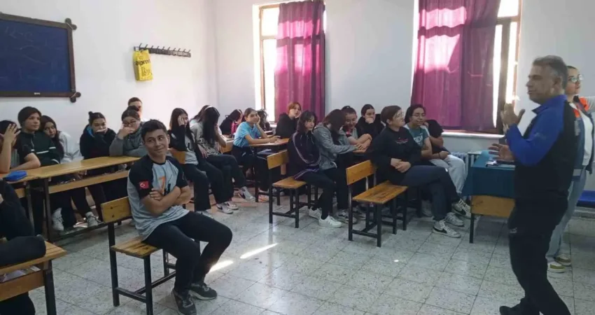 Muğla’da okul afet farkındalık eğitimi Muğla AFAD (Afet ve Acil Durum Yönetimi Başkanlığı) eğitmenleri tarafından