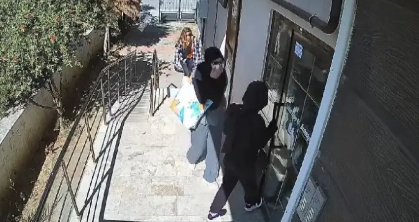 Aydın’ın Nazilli ilçesinde bir evden 25 bin lira değerinde ziynet