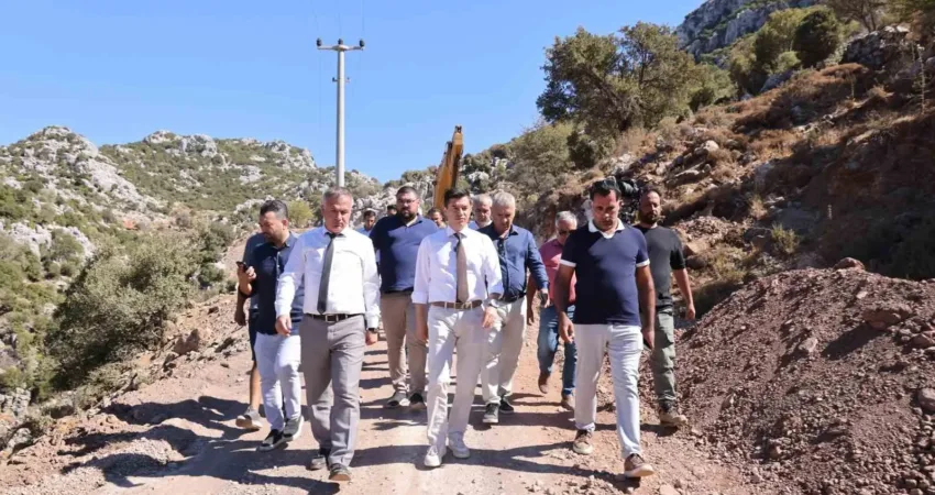 Marmaris Selimiye’de yol çalışmaları devam ediyor Marmaris Belediyesi Fen İşleri Müdürlüğü, Selimiye Kızılköy mevkiinde yol rehabilite