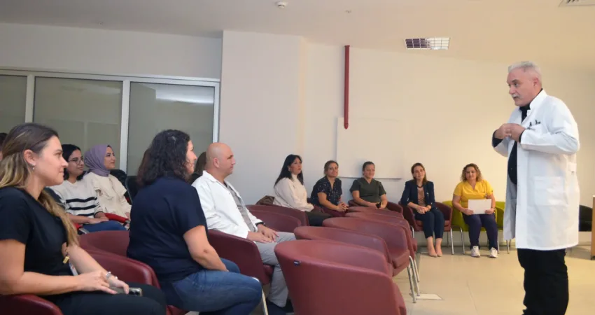 Muğla Eğitim ve araştırma Hastanesinde düzenlenen ‘2. Yoğun Bakım Hemşireliği