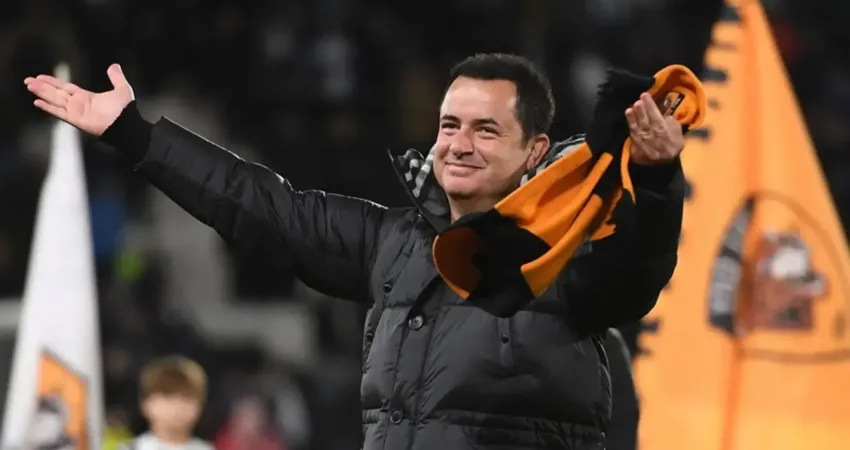 Fenerbahçe Asbaşkanı ve İngiltere Championship ekibi Hull City’nin sahibi olan