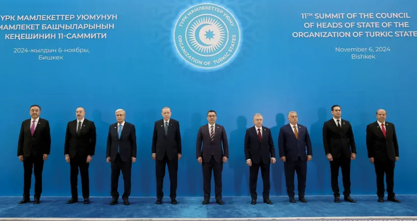 Türk Devletleri Teşkilatı 11. Devlet ve Hükümet Başkanları Zirvesinde “Dilde, Fikirde, İşte birlik” şiarı Cumhurbaşkanı Recep Tayyip Erdoğan, Bişkek’teki Cumhurbaşkanlığı Sarayı’nda düzenlenen Türk Devletleri