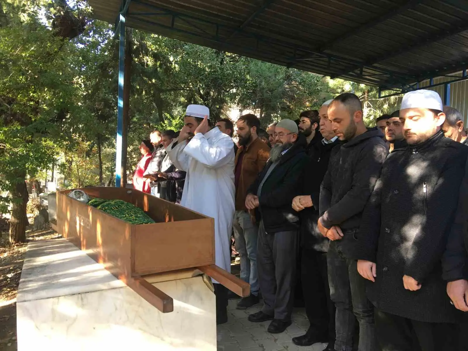 Aydın’ın Köşk ilçesinde, 77 yaşındaki Naile Gökçük, öldü zannedilerek selası