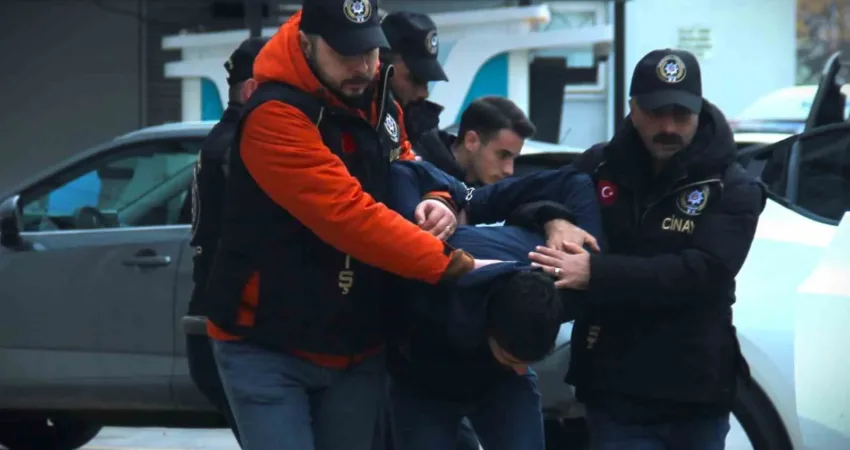 İzmir’in Çeşme ilçesinde ’kız meselesi’ yüzünden çıkan tartışmanın ardından 3