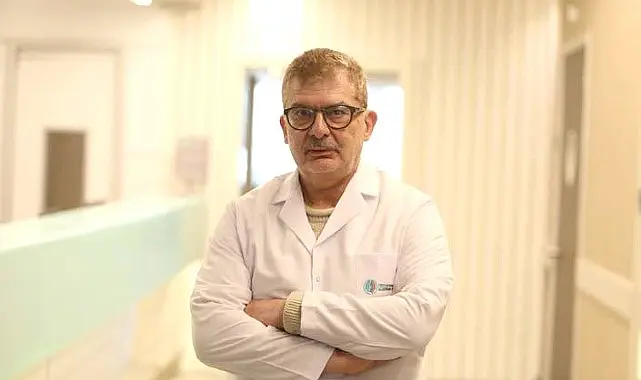 Kalp krizinin kalbi besleyen damarların aniden tıkanması ile gerçekleştiğini belirten