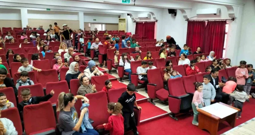 Muğla’nın Köyceğiz ilçesinde ara tatile giren çocuklar, ‘Arkadaşım Ben Geldim’