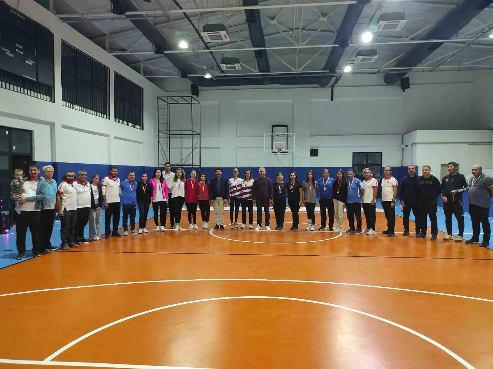 Muğla’nın Köyceğiz ilçesinde düzenlenen Floor Curling Turnuvası ödül töreni ile