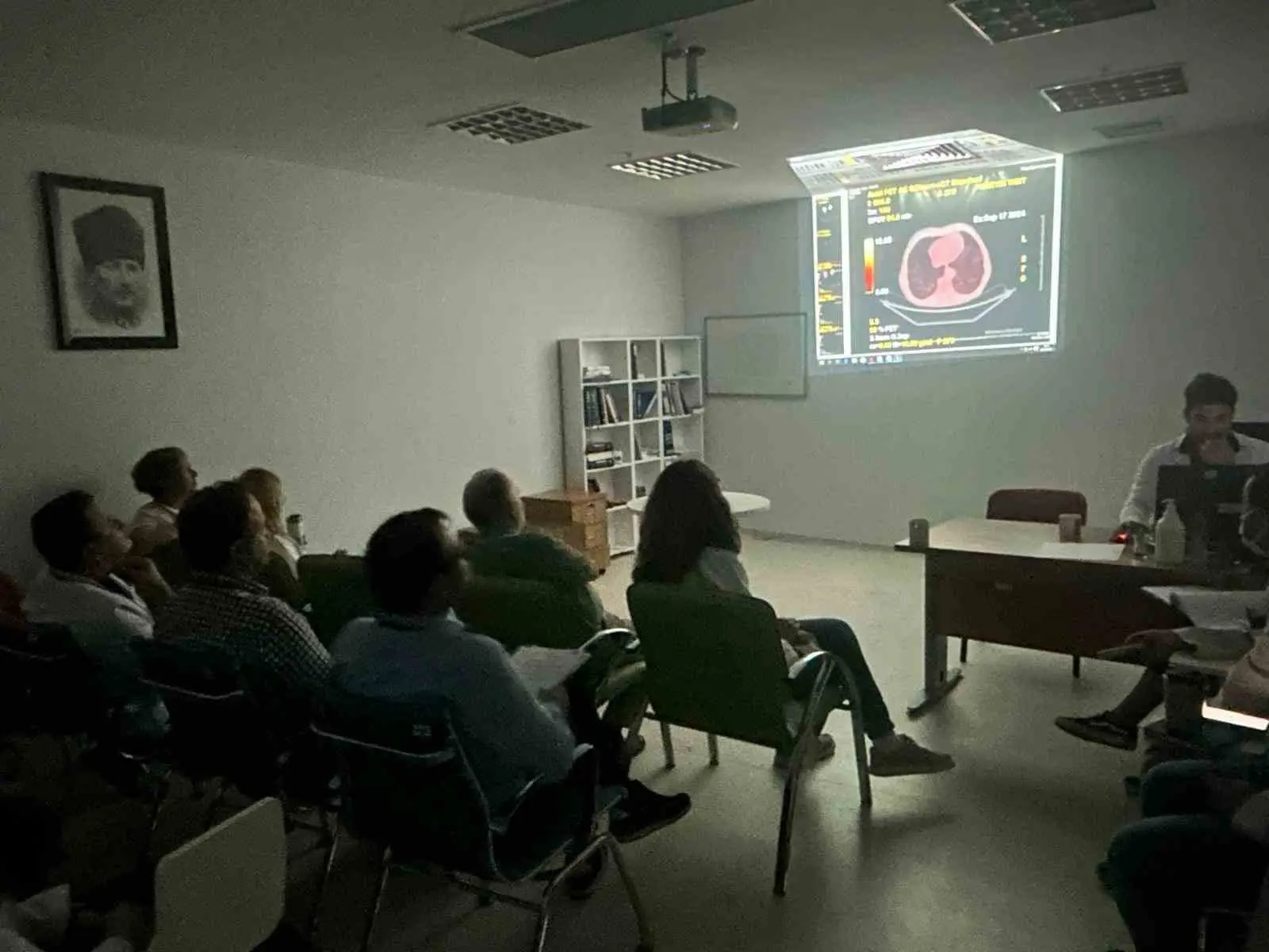 Muğla Eğitim ve Araştırma Hastanesi Tıbbi Onkoloji Uzmanı Doç. Dr.