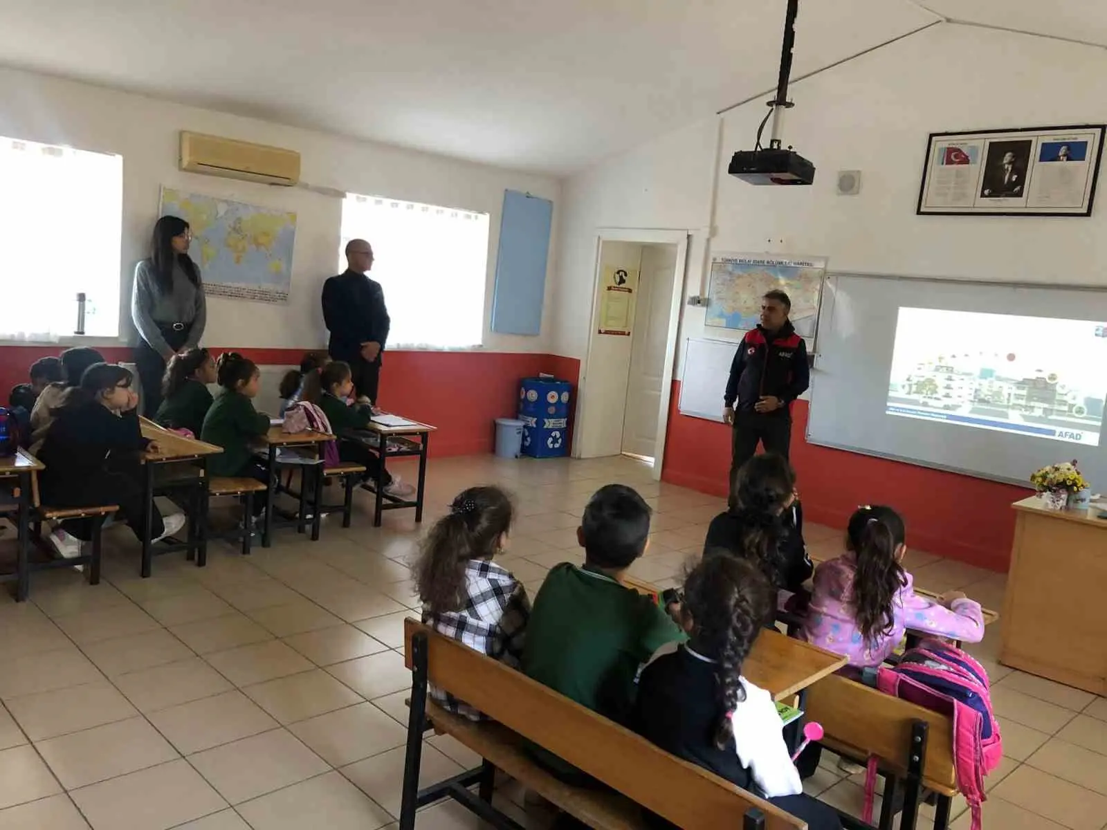 Muğla’nın Ula ilçesine bağlı Ataköy İlkokulu’nda, Muğla AFAD İl Müdürlüğü